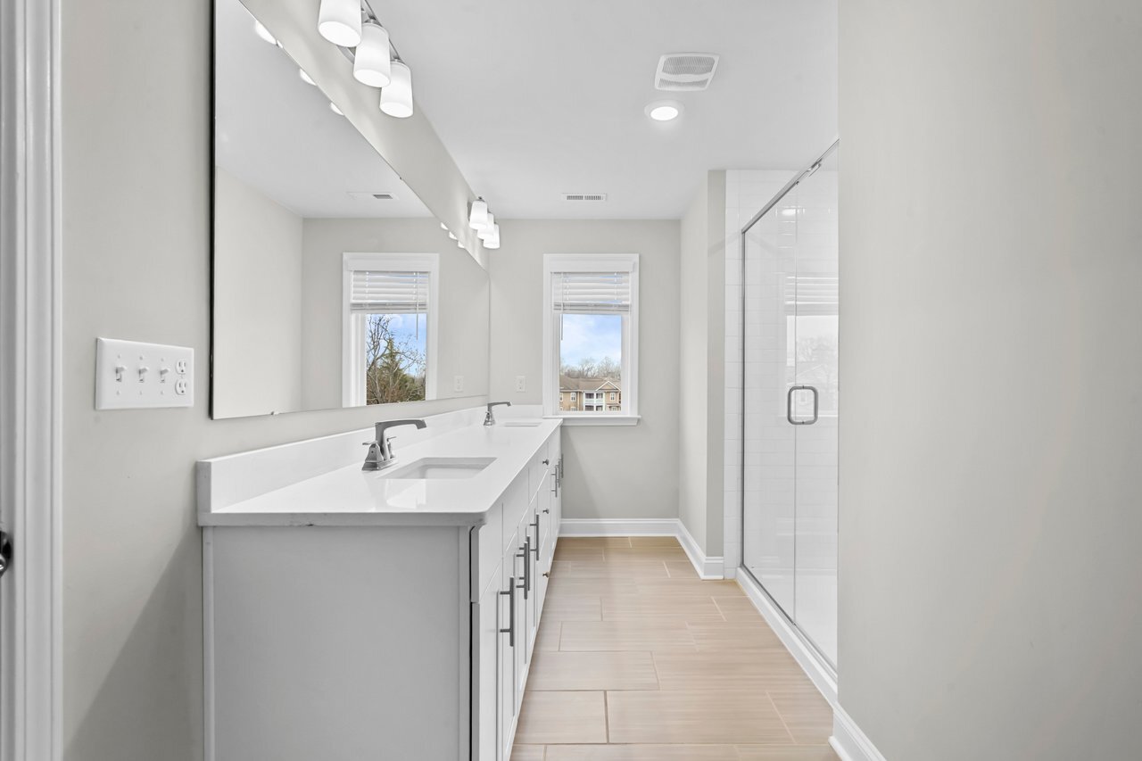 Building Photo - 1515 Hidden Falls Rd