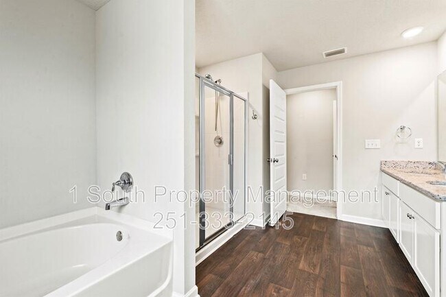 Building Photo - 724 Amador Avenue