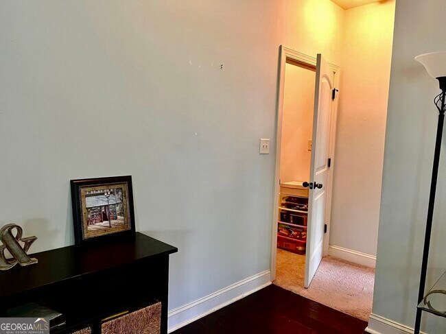 Building Photo - 303 Evesham Ave