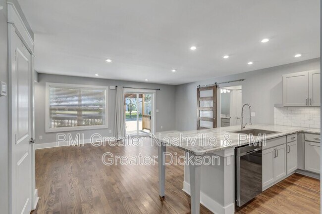 Building Photo - 2543 Summit Ct