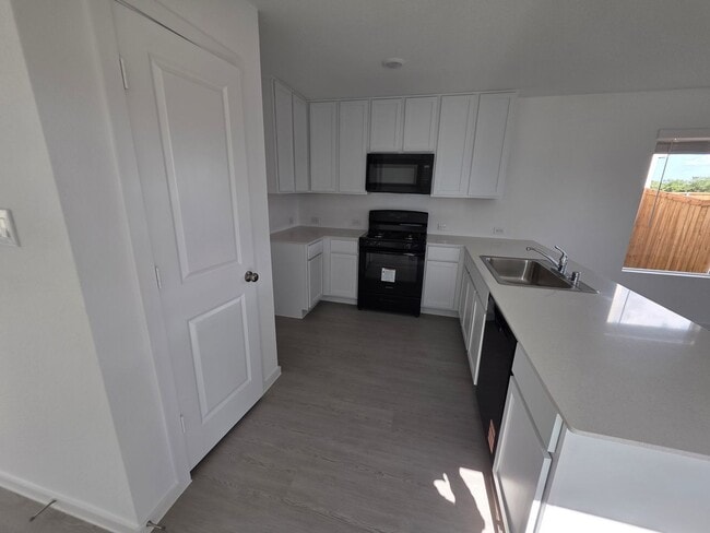 Building Photo - Charming 3-Bedroom Home in Providence Vill...