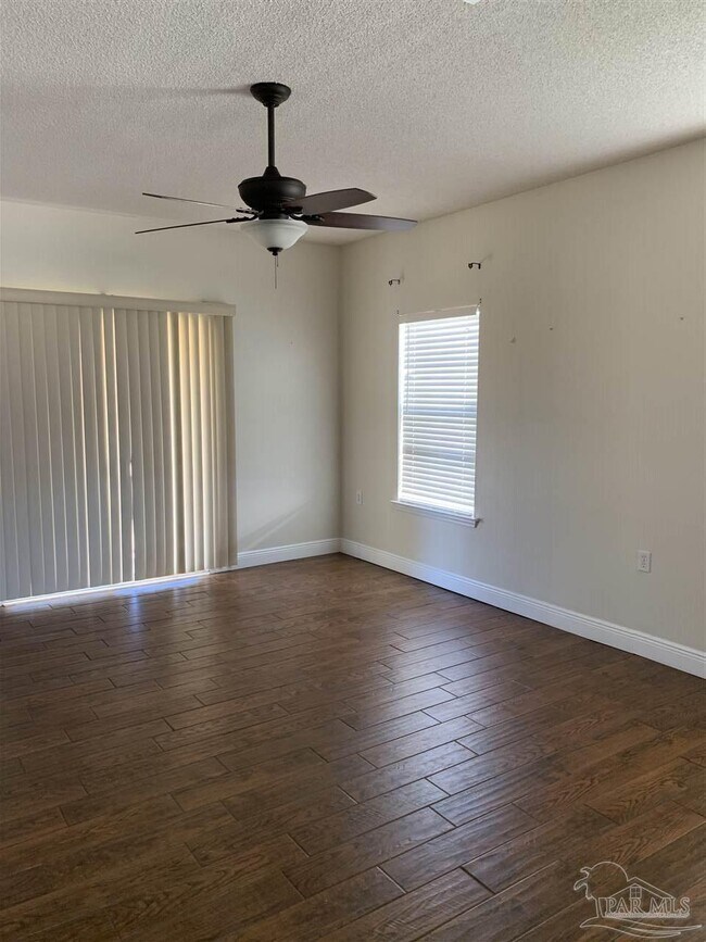 Building Photo - 8949 Camelot Pl