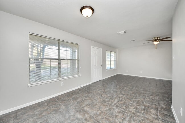 Building Photo - 6446 Mountain Pines Ln