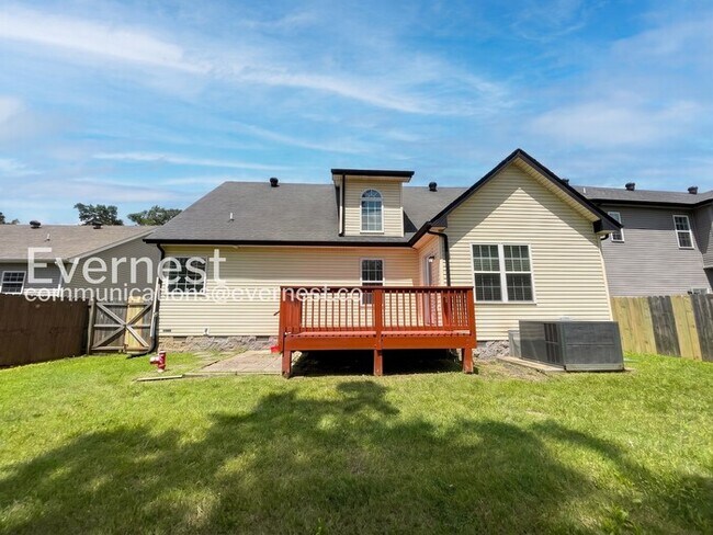Building Photo - Limited Time Special Offer / 3 Bed, 2 Bath Home with Garage / Pet-Friendly / Vouchers Accepted / ...