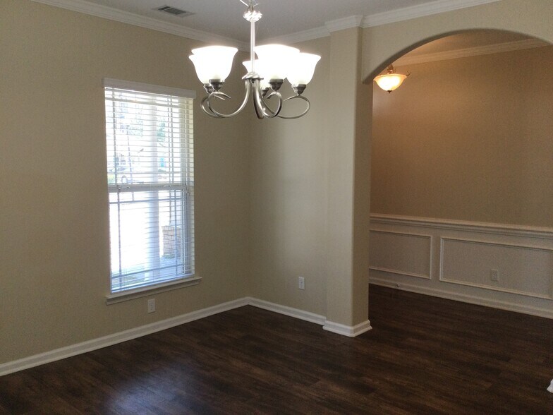 Building Photo - 173 Magnolia Dr