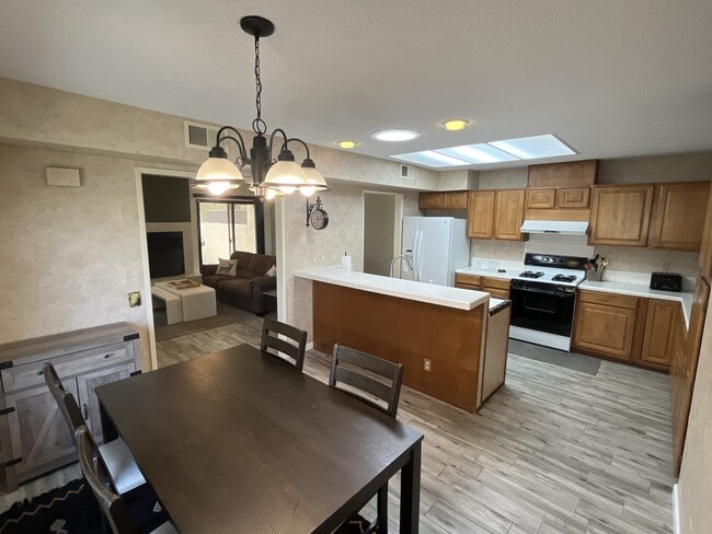 Building Photo - 44210 Anacapa Way