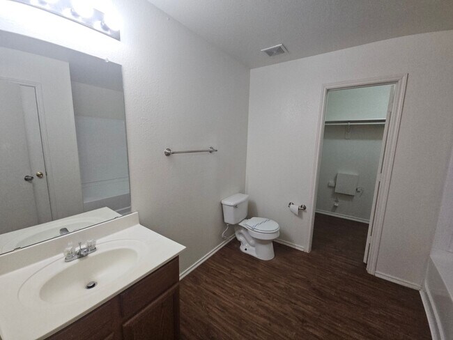 Building Photo - Beautiful 2 Story in Bedford Off Forest Ridge