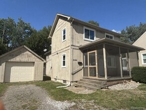 Building Photo - 1064 Lakeview St
