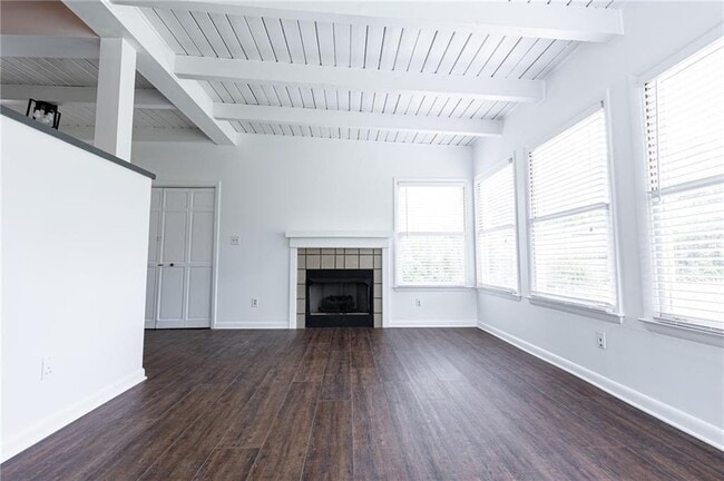Building Photo - 2373 Ewing Dr NE