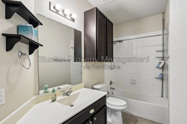 Building Photo - 1807 Golden Maple