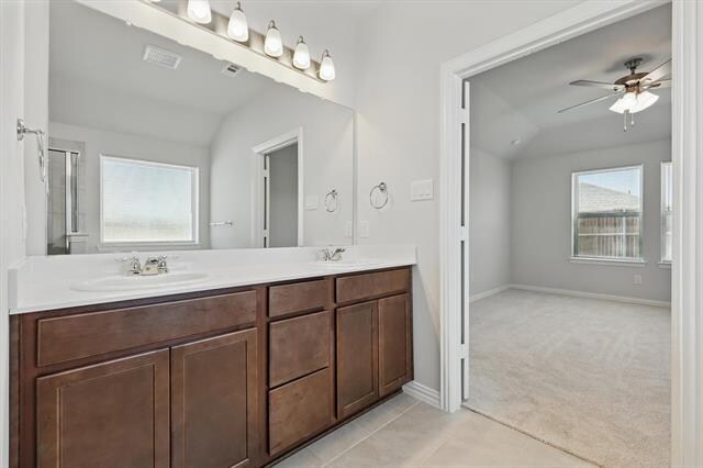 Building Photo - Room in House on Caulfield Pl