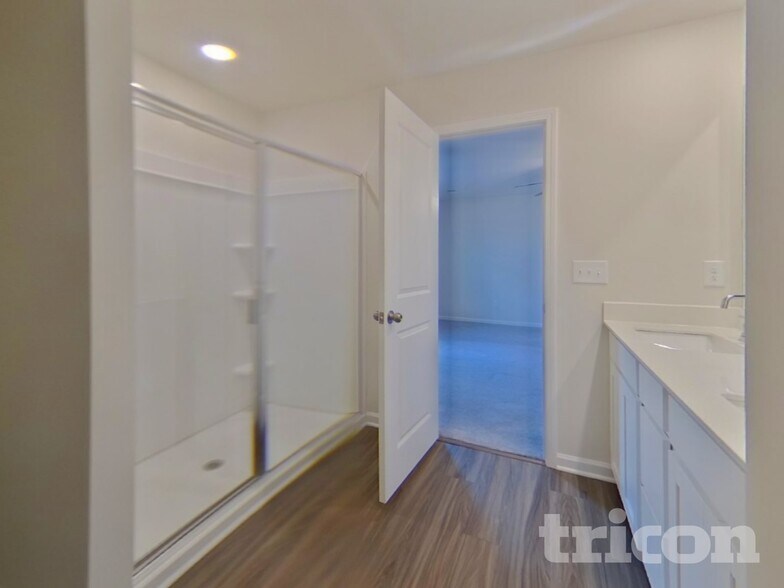 Building Photo - 1426 Cattleman Acrs Dr