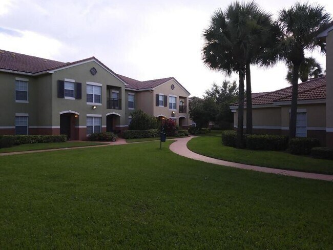 Building Photo - 10294 Fox Trail Rd S