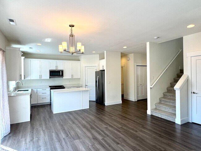 Building Photo - Private Palmer Lake Home w/ 3 Bedrooms, Of...