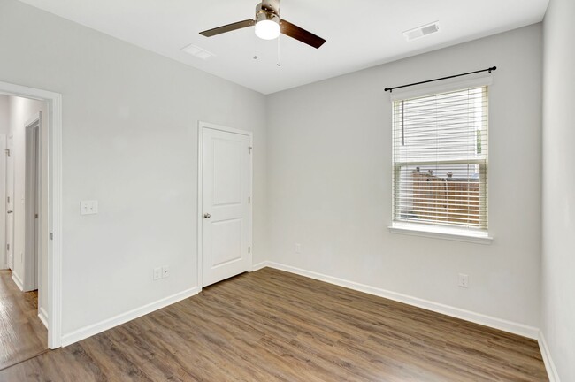 Building Photo - Beautiful One Story home in McKewn