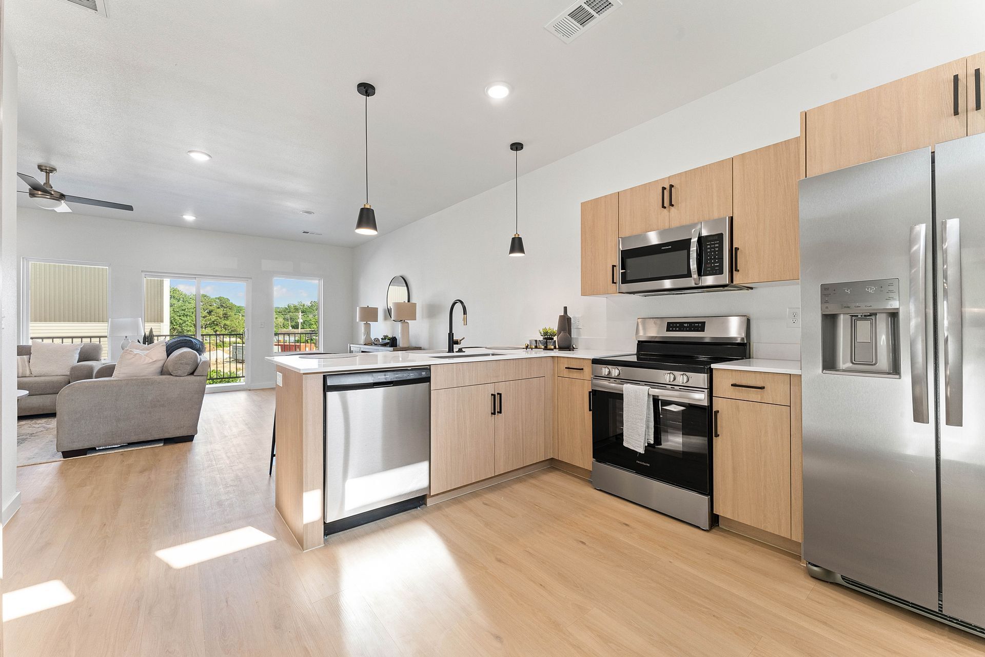 Building Photo - 1985 Vale Ave