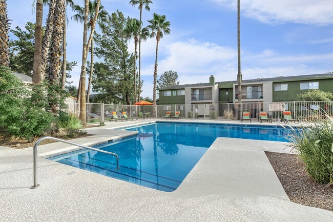 Building Photo - Green Leaf At Broadway