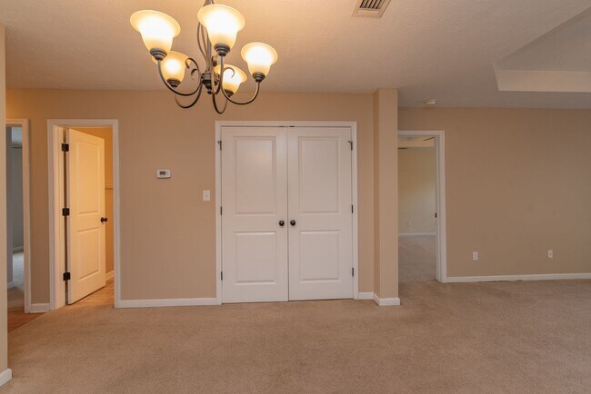 Building Photo - $1,150 - 2 Bed/2 Bath house in Harlem, with all appliances!