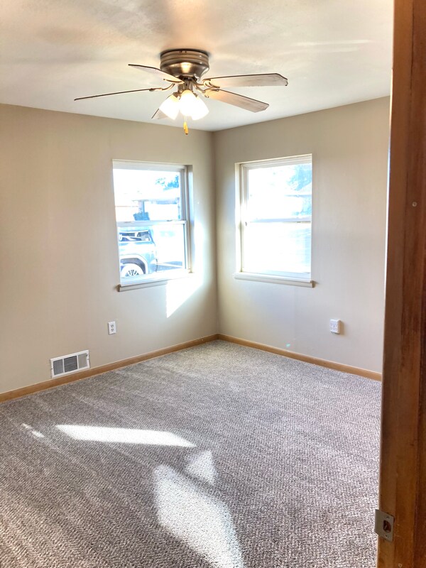 Building Photo - 612 W Matthews St