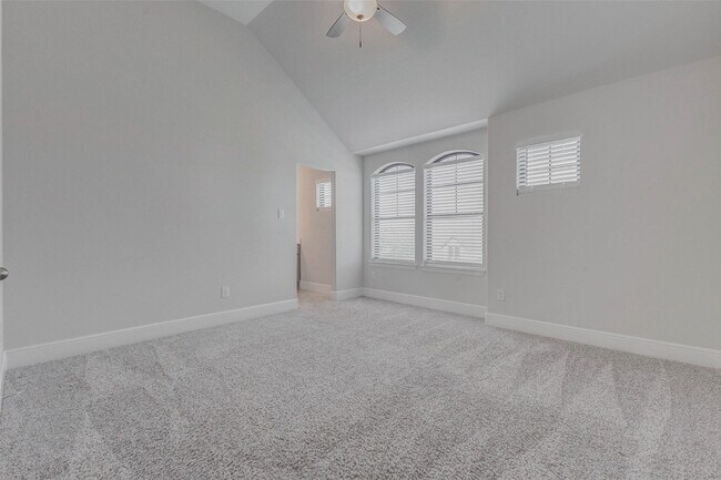 Building Photo - 30627 S Creek Way