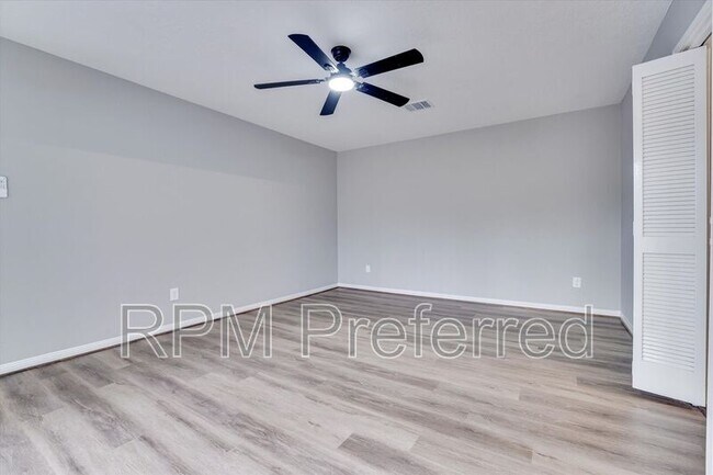 Building Photo - 8526 Deer Meadow Dr