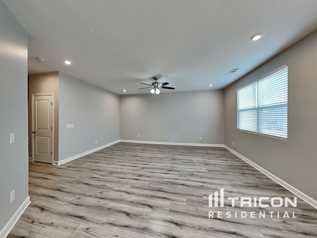 Building Photo - 2035 Neill Ln