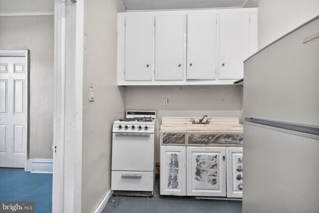 Building Photo - 40 S Governors Ave