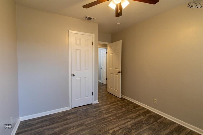 Building Photo - 18 Oxley Dr