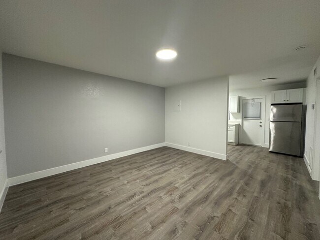 Building Photo - Lighthouse Point Apartments LLC
