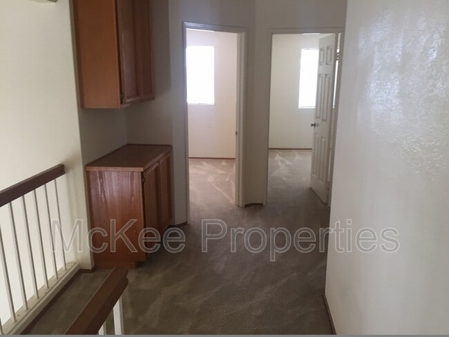 Building Photo - 12951 Pipilo Ct