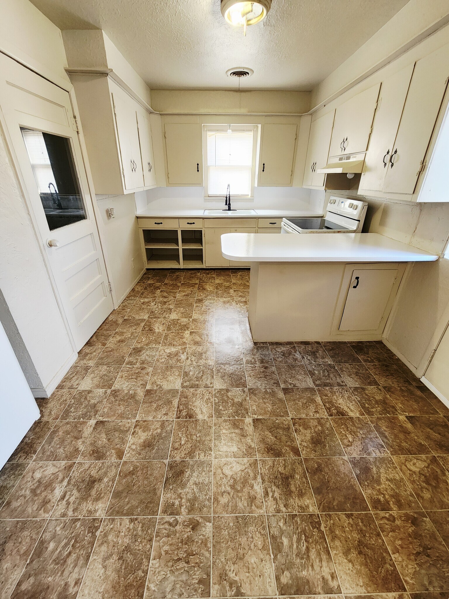 Building Photo - 1607 NW Smith Ave