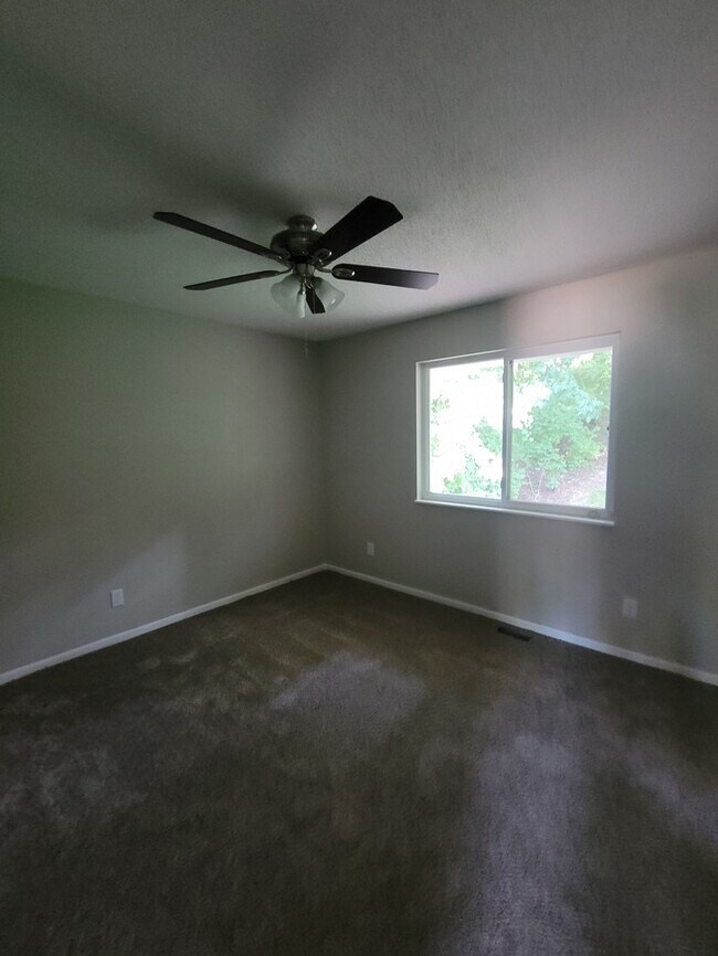 Building Photo - 969 Wynstay Cir Valley Park, MO 63088