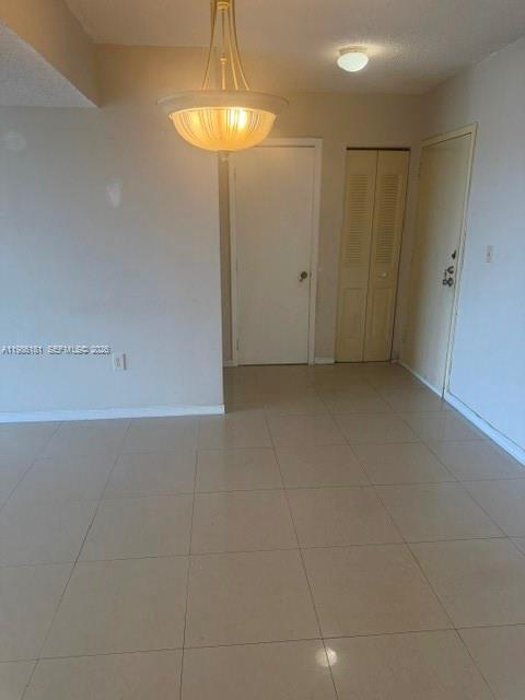 Building Photo - 4164 Inverrary Dr