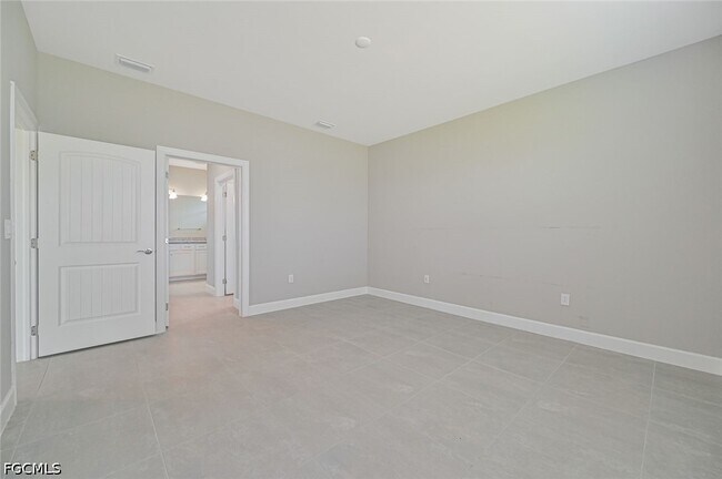 Building Photo - 42218 Edgewater Dr