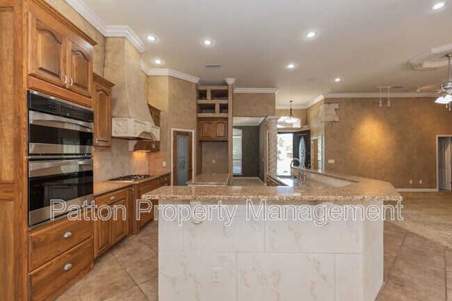 Building Photo - 6910 Logan Pl