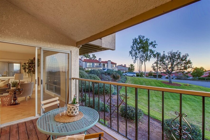 Patio with ocean view - 916 Caminito Estrada