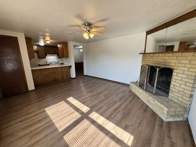 Building Photo - 2 bed 2 bath in Moore schools!