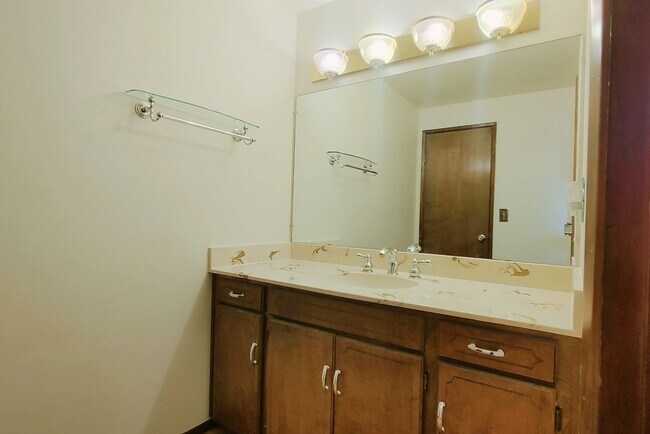 Building Photo - This Great Mt. Park Home with 3 Bedroom 2 ...