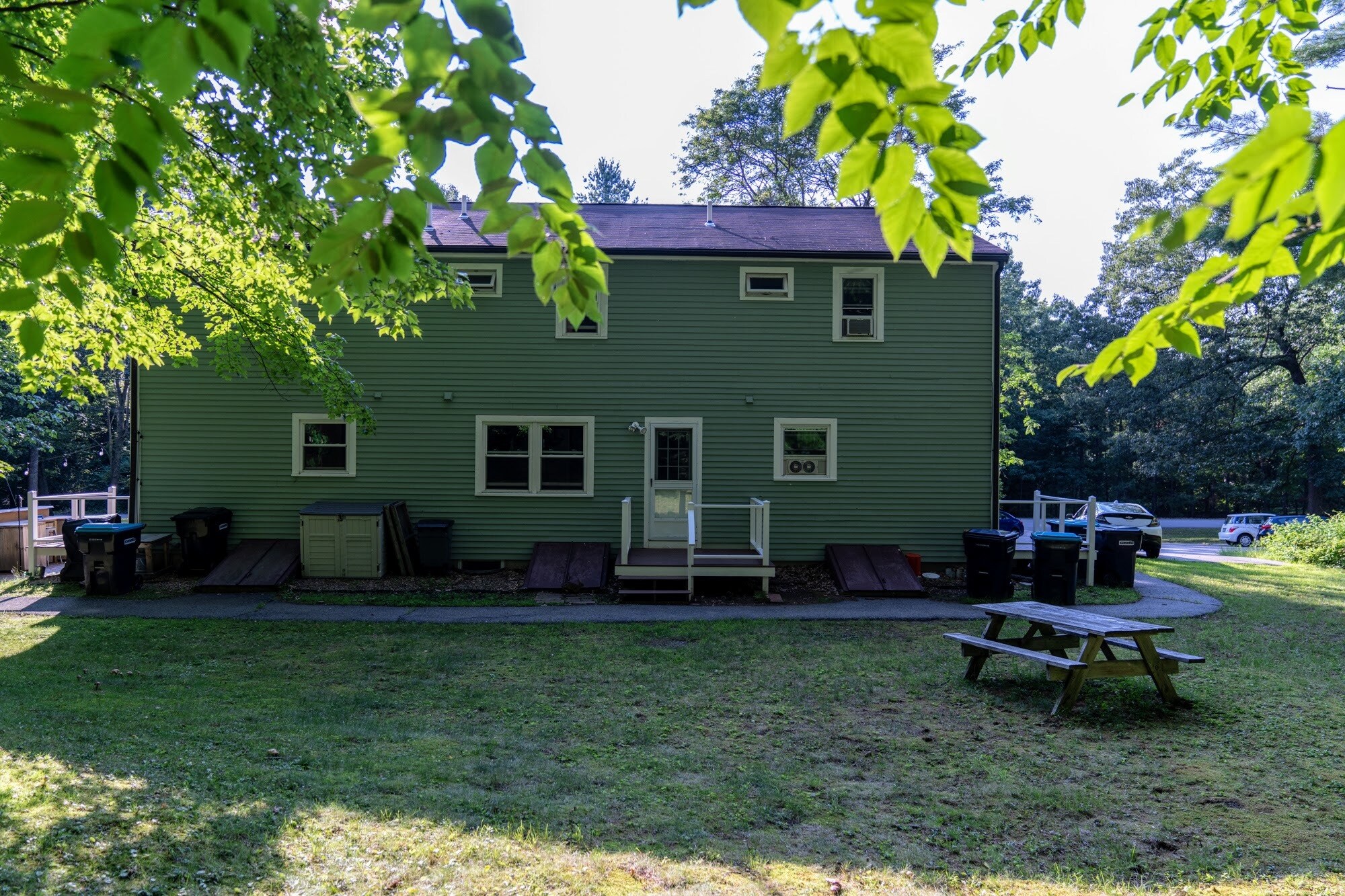 Building Photo - 2 Linda Ln