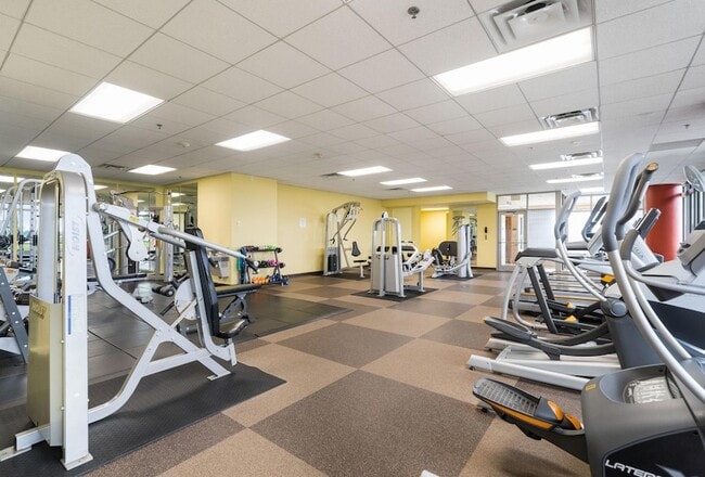 Building Photo - 929 Portland Ave