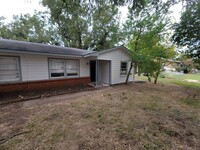 Building Photo - 3 bedroom 1 bathroom