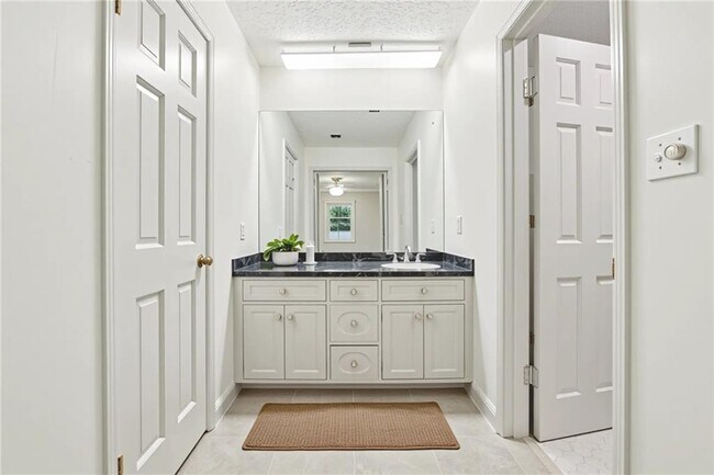 Building Photo - 2373 Wood Creek Ct
