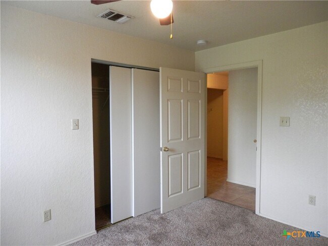 Building Photo - 306 Oelkers Dr
