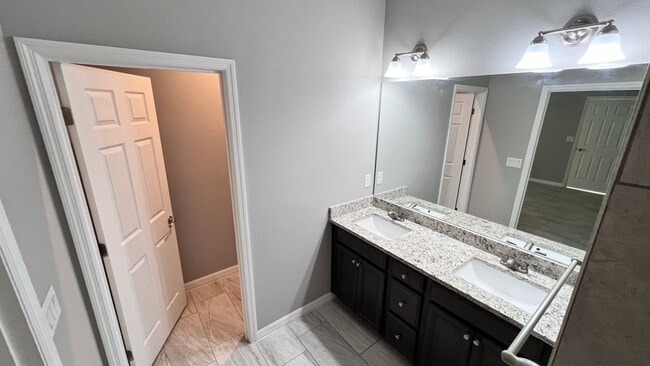 Building Photo - GORGEOUS Bedroom, 2 Bathroom Home in Palm ...