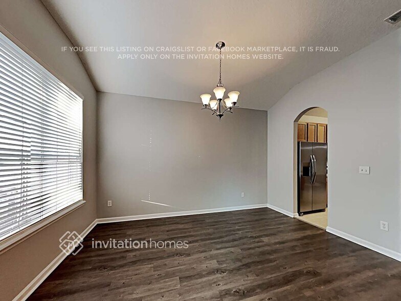 Building Photo - 534 Roserush Ln