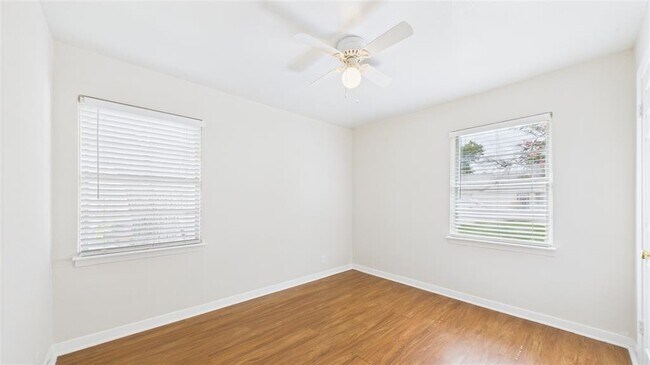 Building Photo - 2318 Reinerman St