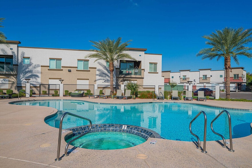 Building Photo - 9456 W Georgia Ave