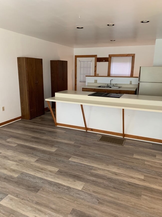 Building Photo - 2 Br 2 Ba house in the county; quiet and p...