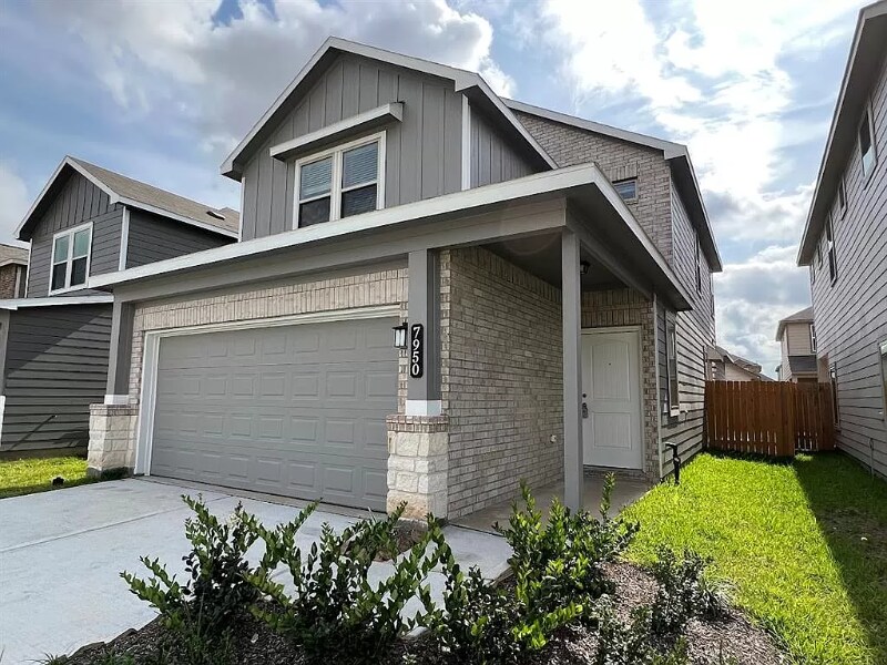 Building Photo - 7950 Fijian Cypress Dr