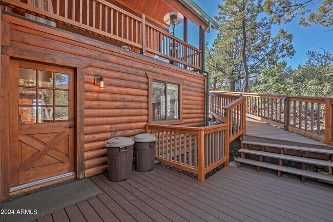 Building Photo - 6823 Fara Dr